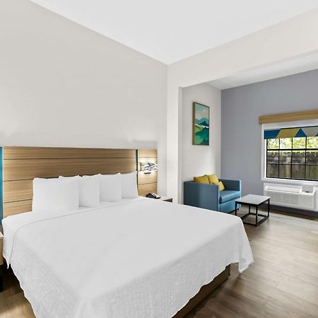 Sonesta Essential Beaumont Hotel Екстериор снимка