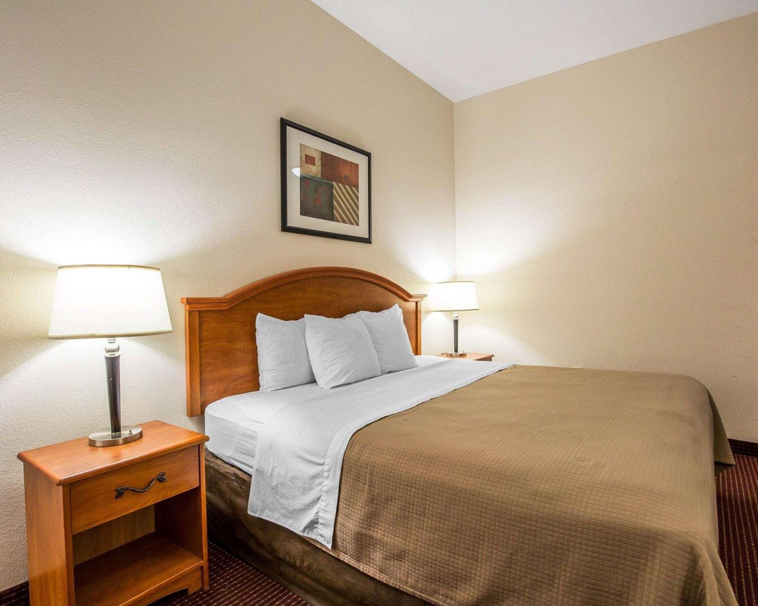 Sonesta Essential Beaumont Hotel Екстериор снимка