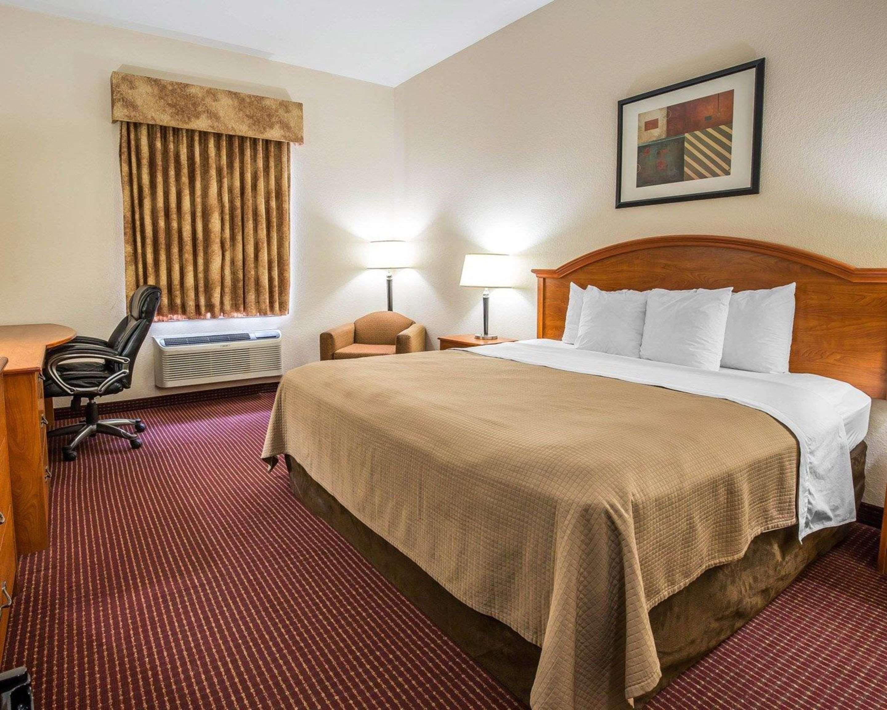 Sonesta Essential Beaumont Hotel Екстериор снимка