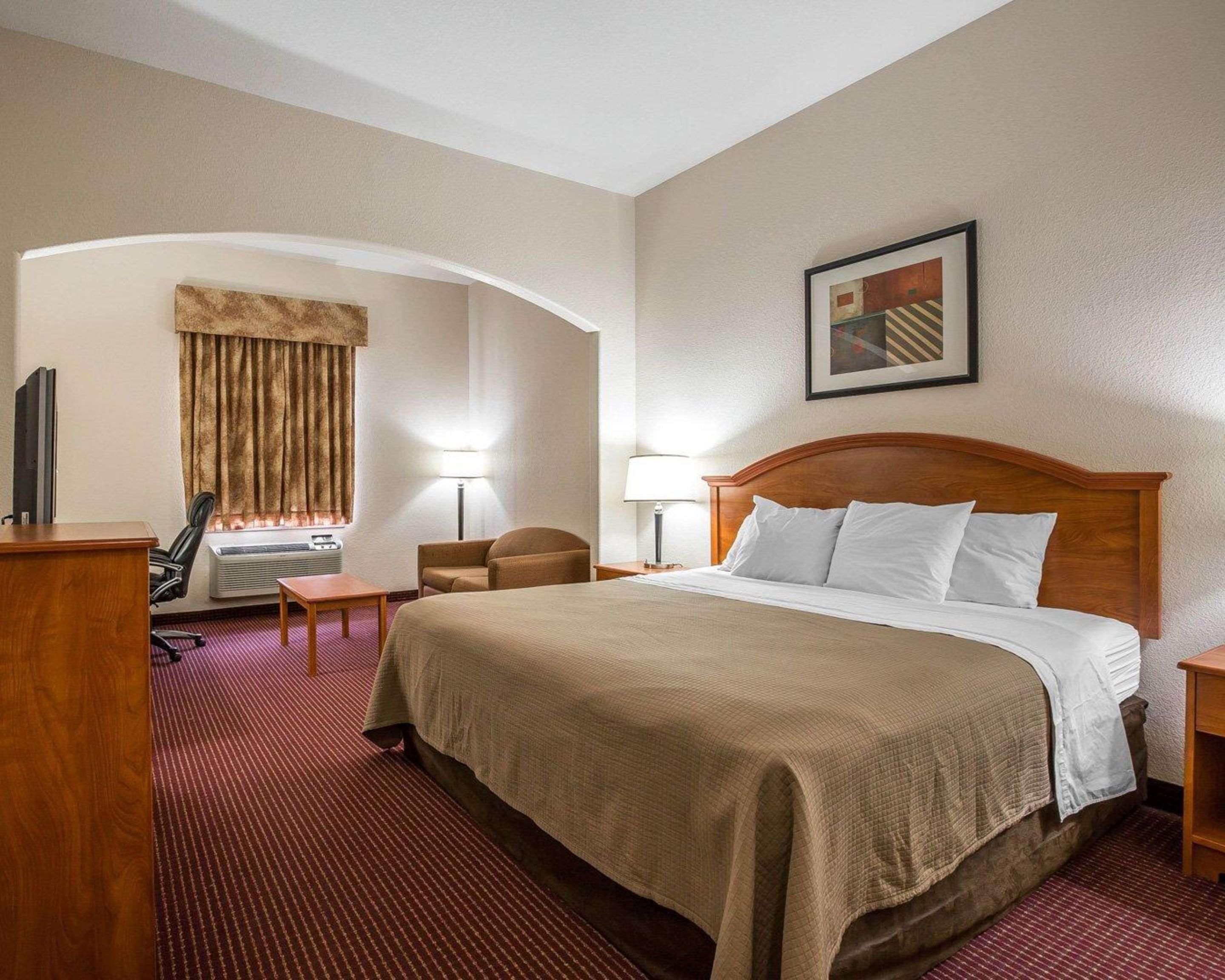 Sonesta Essential Beaumont Hotel Екстериор снимка