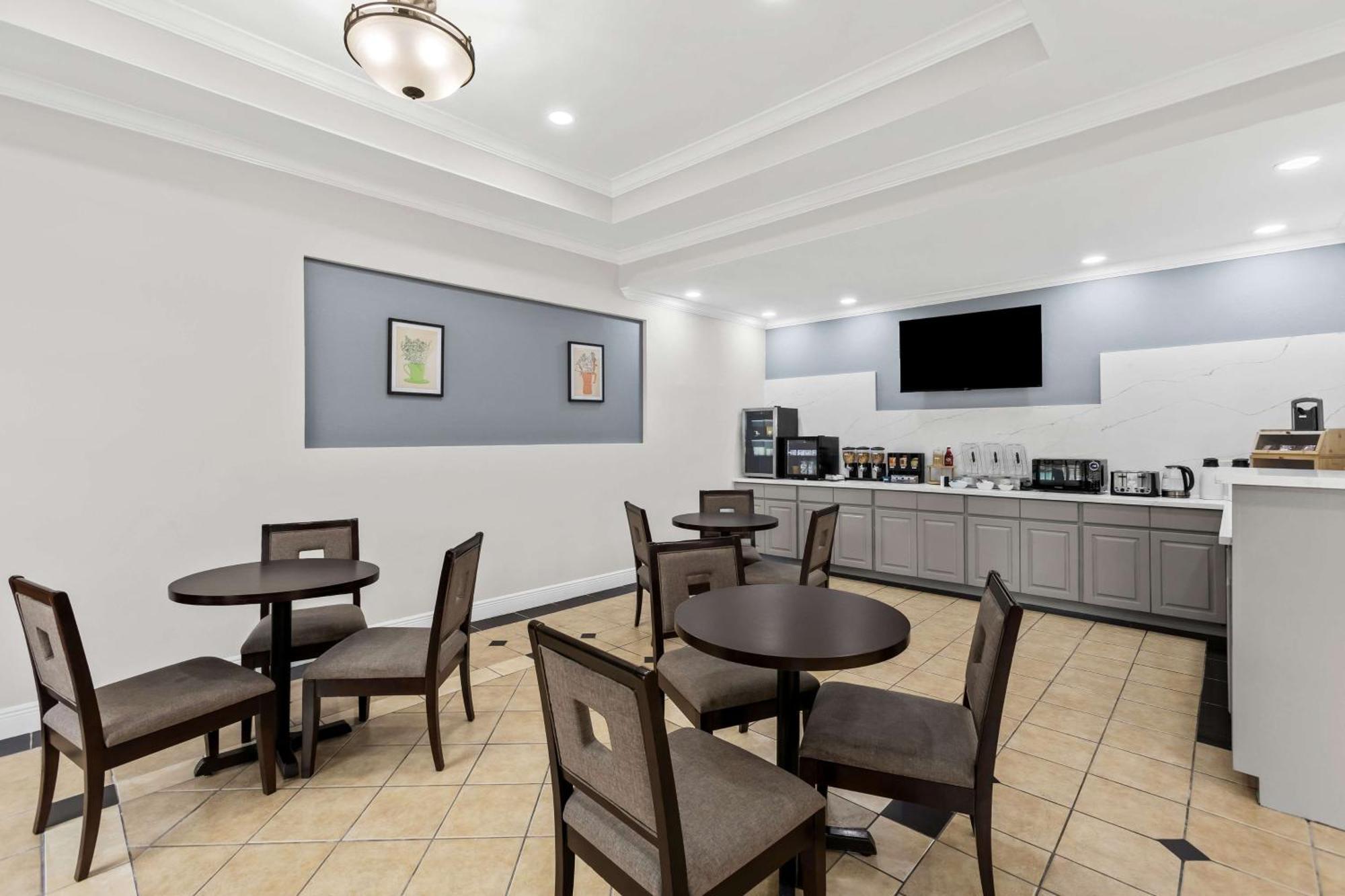 Sonesta Essential Beaumont Hotel Екстериор снимка