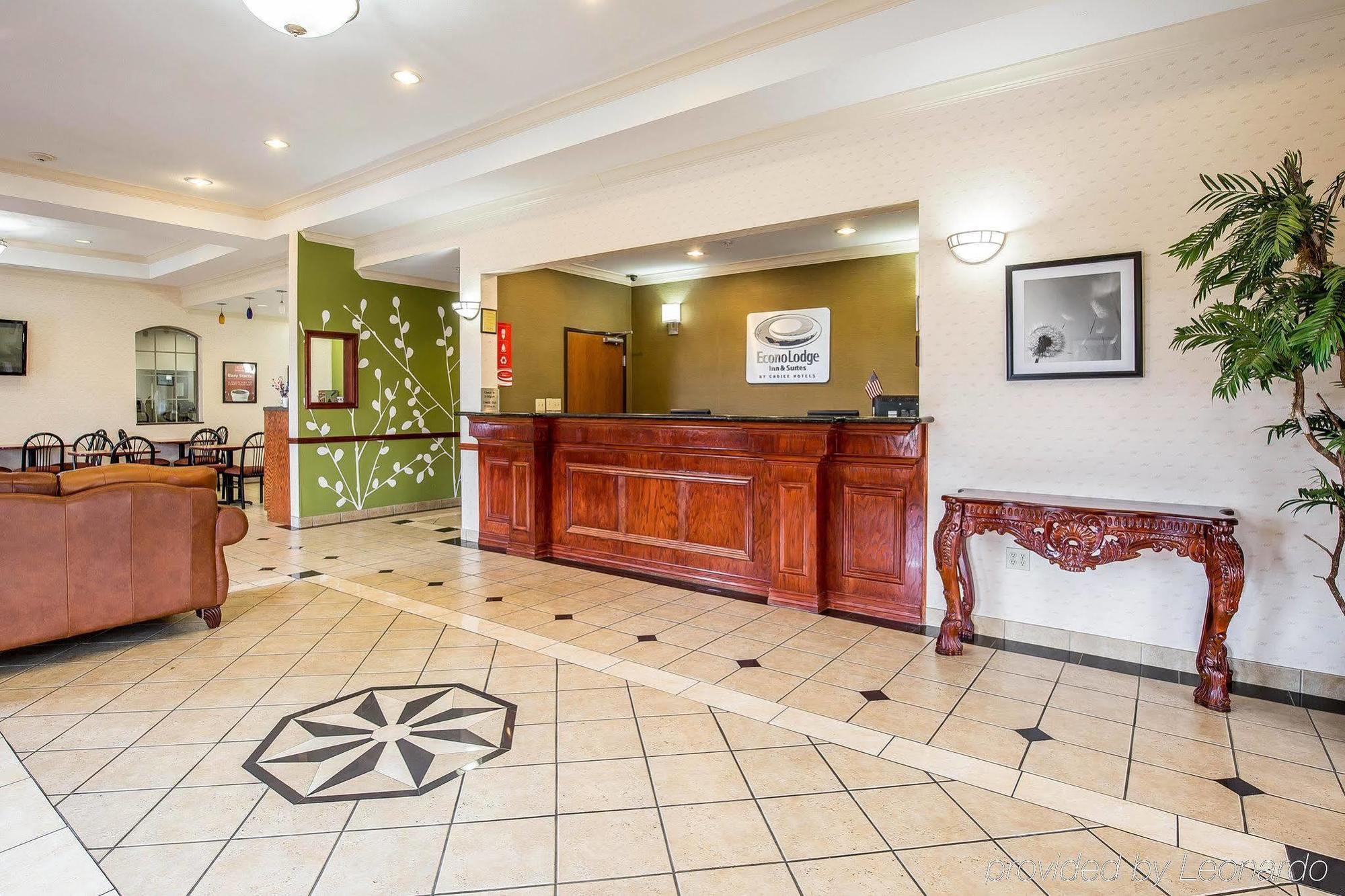 Sonesta Essential Beaumont Hotel Екстериор снимка