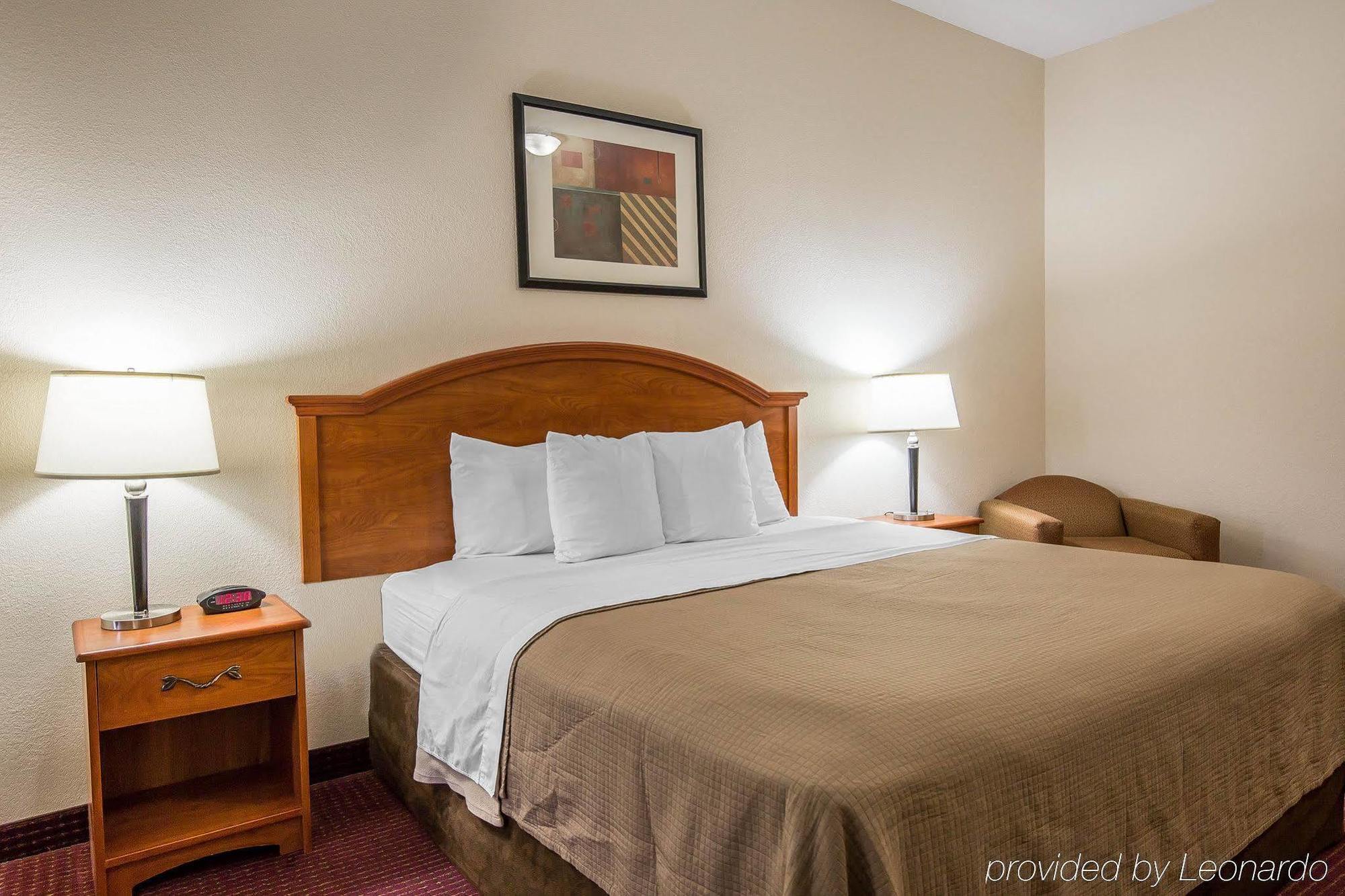 Sonesta Essential Beaumont Hotel Екстериор снимка